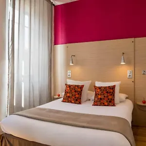 *** Hotel Edmond Rostand France